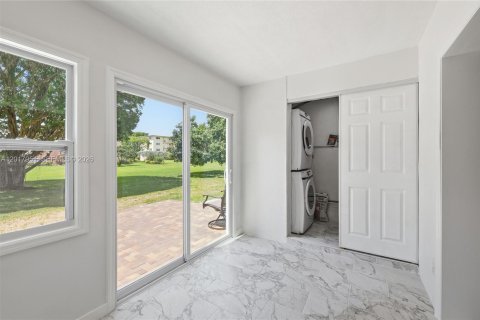 Condo in Boynton Beach, Florida, 2 bedrooms  № 2244299 - photo 23