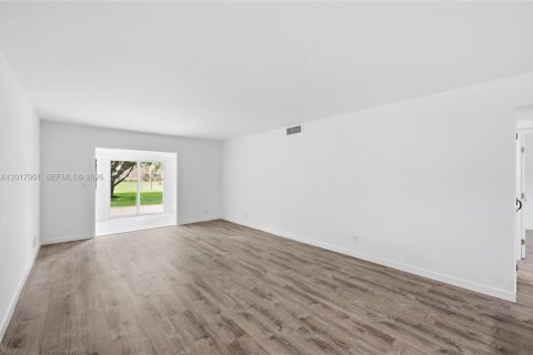 Condo in Boynton Beach, Florida, 2 bedrooms  № 2244299 - photo 18