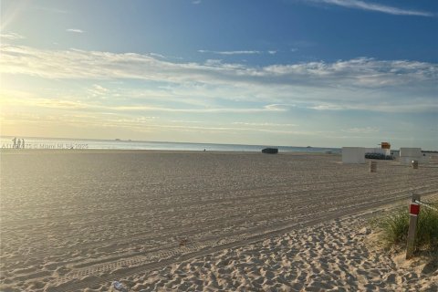 Купить кондоминиум в Майами-Бич, Флорида 2 спальни, 61.22м2, № 1944388 - фото 25