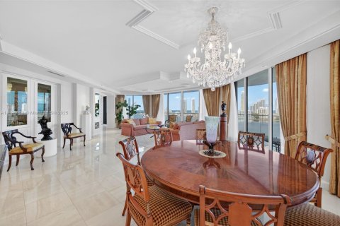 Condo in Aventura, Florida, 3 bedrooms  № 1790365 - photo 9