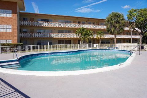 Condo in North Miami, Florida, 1 bedroom  № 2263820