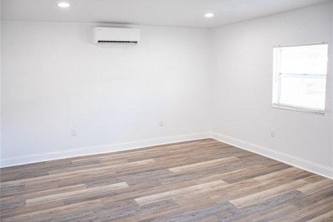 Villa ou maison à vendre à Tampa, Floride: 4 chambres, 192.31 m2 № 2427562 - photo 28