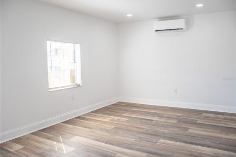 Villa ou maison à vendre à Tampa, Floride: 4 chambres, 192.31 m2 № 2427562 - photo 25