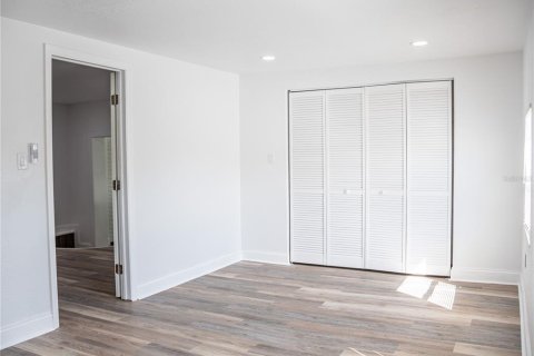 Villa ou maison à vendre à Tampa, Floride: 4 chambres, 192.31 m2 № 2427562 - photo 29