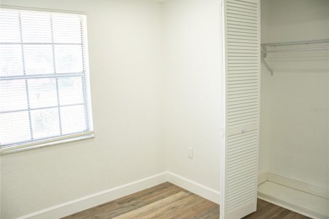 Villa ou maison à vendre à Tampa, Floride: 4 chambres, 192.31 m2 № 2427562 - photo 15