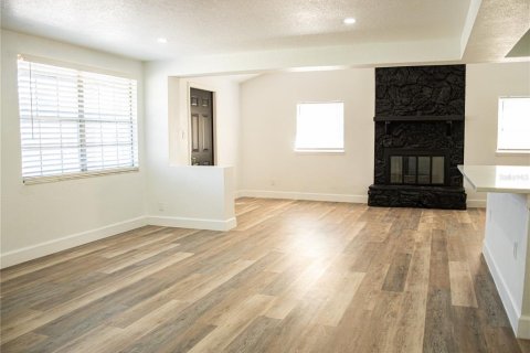 Villa ou maison à vendre à Tampa, Floride: 4 chambres, 192.31 m2 № 2427562 - photo 7