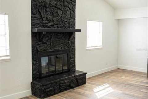 Villa ou maison à vendre à Tampa, Floride: 4 chambres, 192.31 m2 № 2427562 - photo 8