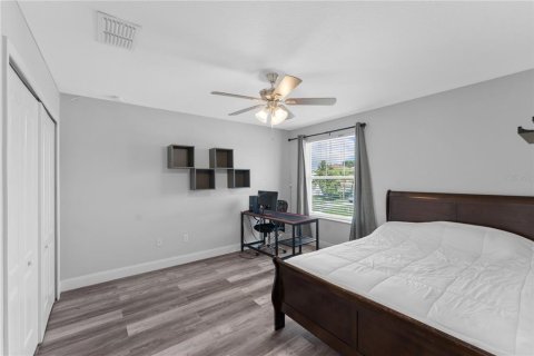 House in Orlando, Florida 4 bedrooms, 225.57 sq.m. № 1736902 - photo 7