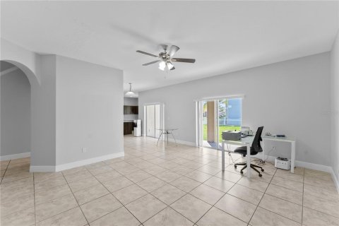 House in Orlando, Florida 4 bedrooms, 225.57 sq.m. № 1736902 - photo 27