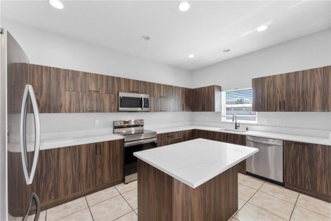 House in Orlando, Florida 4 bedrooms, 225.57 sq.m. № 1736902 - photo 22