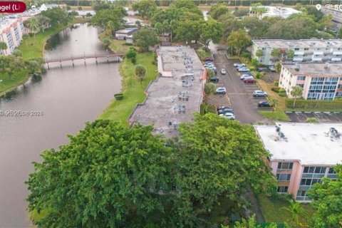 Condominio en venta en Sunrise, Florida, 2 dormitorios, 101.26 m2 № 2030914 - foto 20