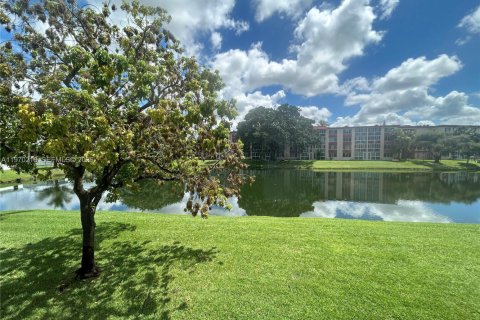 Condominio en venta en Sunrise, Florida, 2 dormitorios, 101.26 m2 № 2030914 - foto 5