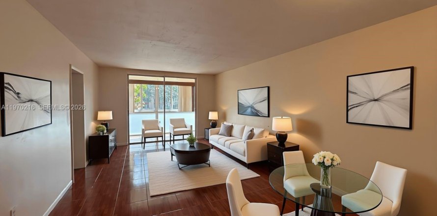 Condominio en Sunrise, Florida, 2 dormitorios  № 2030914