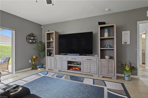 Casa en venta en Cape Coral, Florida, 3 dormitorios, 144.46 m2 № 2385800 - foto 18