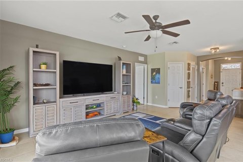 Casa en venta en Cape Coral, Florida, 3 dormitorios, 144.46 m2 № 2385800 - foto 19