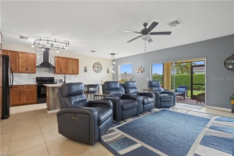 Casa en venta en Cape Coral, Florida, 3 dormitorios, 144.46 m2 № 2385800 - foto 17