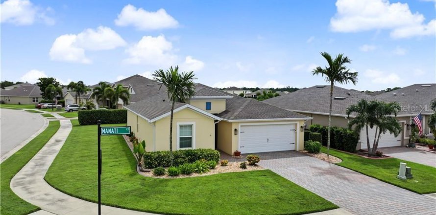 Casa en Cape Coral, Florida 3 dormitorios, 144.46 m2 № 2385800