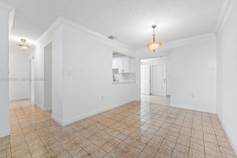 Townhouse in Miami, Florida 3 bedrooms, 105.63 sq.m. № 2040632 - photo 6