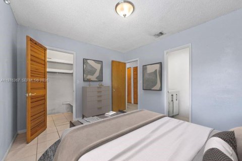 Townhouse in Miami, Florida 3 bedrooms, 105.63 sq.m. № 2040632 - photo 18