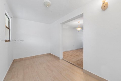 Townhouse in Miami, Florida 3 bedrooms, 105.63 sq.m. № 2040632 - photo 14