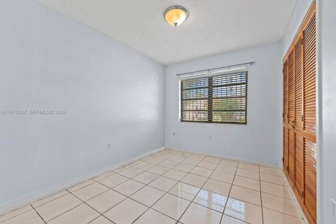 Townhouse in Miami, Florida 3 bedrooms, 105.63 sq.m. № 2040632 - photo 21