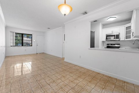 Townhouse in Miami, Florida 3 bedrooms, 105.63 sq.m. № 2040632 - photo 9