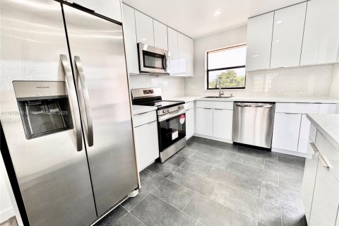 Купить кондоминиум в Санрайз, Флорида 1 комната, 73.67м2, № 1397732 - фото 24