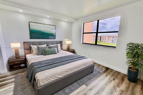 Купить кондоминиум в Санрайз, Флорида 1 комната, 73.67м2, № 1397732 - фото 16