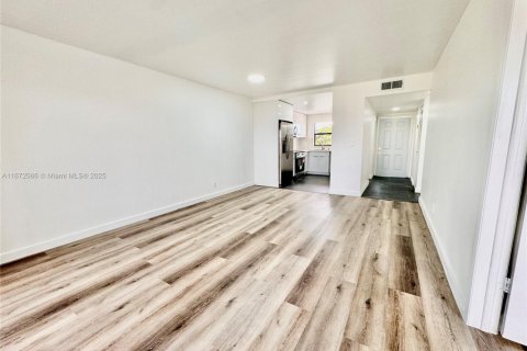 Купить кондоминиум в Санрайз, Флорида 1 комната, 73.67м2, № 1397732 - фото 8