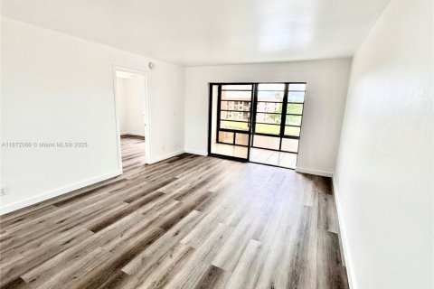 Купить кондоминиум в Санрайз, Флорида 1 комната, 73.67м2, № 1397732 - фото 10