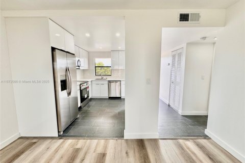 Купить кондоминиум в Санрайз, Флорида 1 комната, 73.67м2, № 1397732 - фото 19