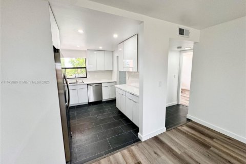 Купить кондоминиум в Санрайз, Флорида 1 комната, 73.67м2, № 1397732 - фото 6