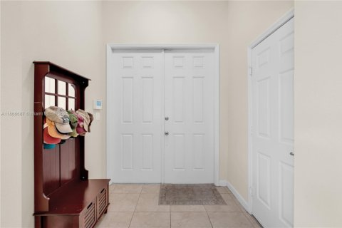 House in Homestead, Florida 4 bedrooms, 224.82 sq.m. № 2012902 - photo 9