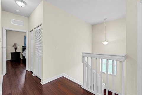 House in Homestead, Florida 4 bedrooms, 224.82 sq.m. № 2012902 - photo 23