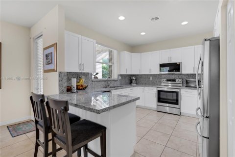 House in Homestead, Florida 4 bedrooms, 224.82 sq.m. № 2012902 - photo 18