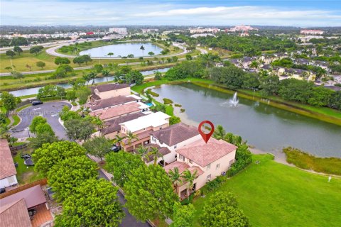 House in Homestead, Florida 4 bedrooms, 224.82 sq.m. № 2012902 - photo 4