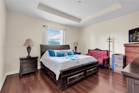 House in Homestead, Florida 4 bedrooms, 224.82 sq.m. № 2012902 - photo 24