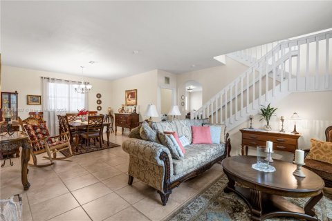 House in Homestead, Florida 4 bedrooms, 224.82 sq.m. № 2012902 - photo 12