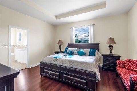 House in Homestead, Florida 4 bedrooms, 224.82 sq.m. № 2012902 - photo 25