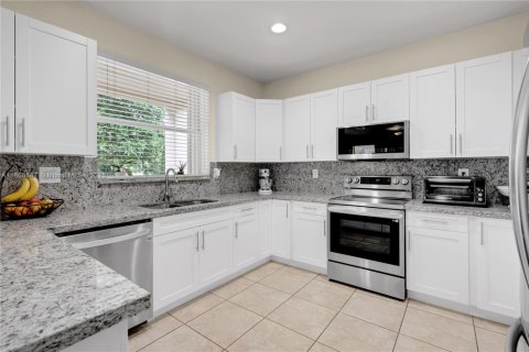 House in Homestead, Florida 4 bedrooms, 224.82 sq.m. № 2012902 - photo 20