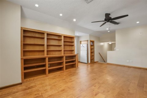 Casa en venta en Apopka, Florida, 5 dormitorios, 325.72 m2 № 2233752 - foto 30