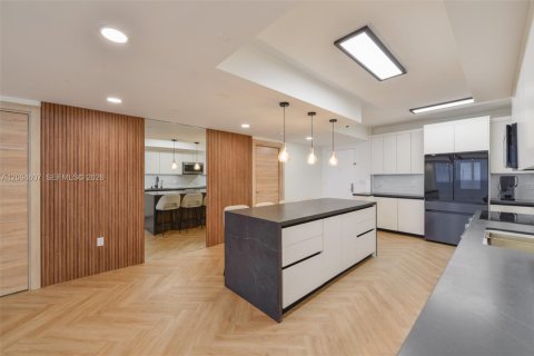 Copropriété à louer à Hallandale Beach, Floride: 3 chambres, 171.03 m2 № 2385203 - photo 8