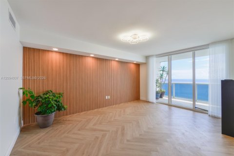 Copropriété à louer à Hallandale Beach, Floride: 3 chambres, 171.03 m2 № 2385203 - photo 22