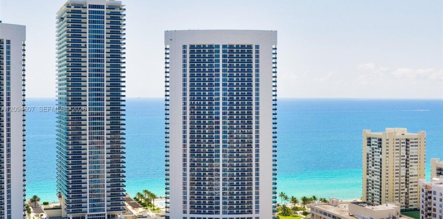 Condo à Hallandale Beach, Floride, 3 chambres  № 2385203