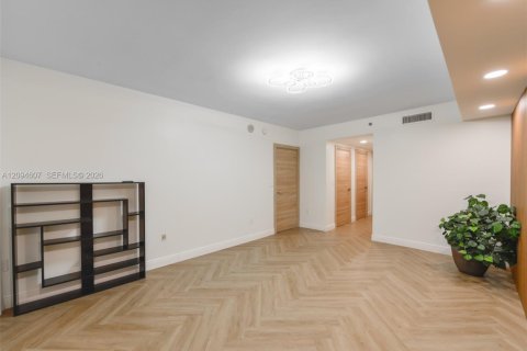Copropriété à louer à Hallandale Beach, Floride: 3 chambres, 171.03 m2 № 2385203 - photo 25