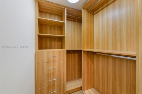 Copropriété à louer à Hallandale Beach, Floride: 3 chambres, 171.03 m2 № 2385203 - photo 19
