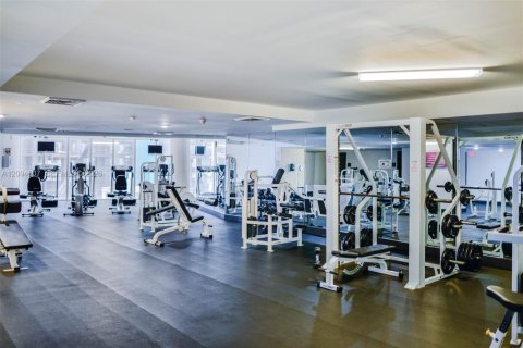 Copropriété à louer à Hallandale Beach, Floride: 3 chambres, 171.03 m2 № 2385203 - photo 30