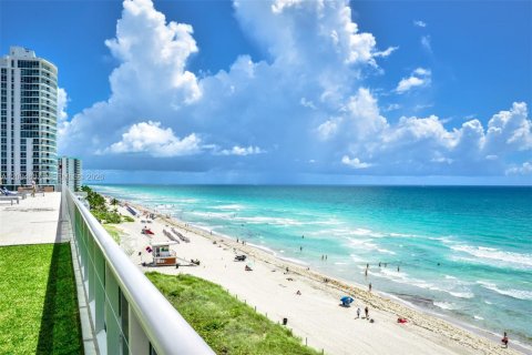 Copropriété à louer à Hallandale Beach, Floride: 3 chambres, 171.03 m2 № 2385203 - photo 29