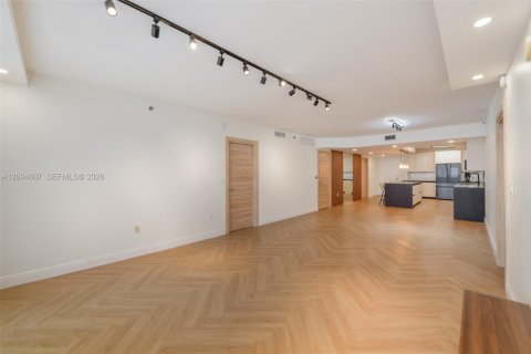 Copropriété à louer à Hallandale Beach, Floride: 3 chambres, 171.03 m2 № 2385203 - photo 9