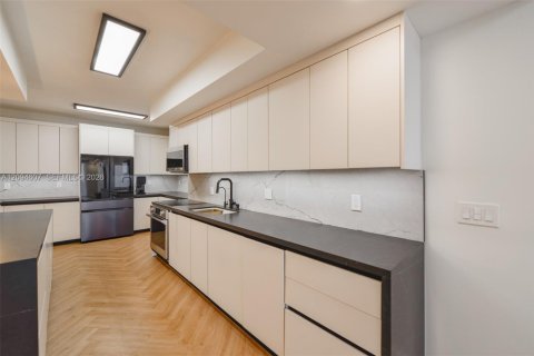 Copropriété à louer à Hallandale Beach, Floride: 3 chambres, 171.03 m2 № 2385203 - photo 10